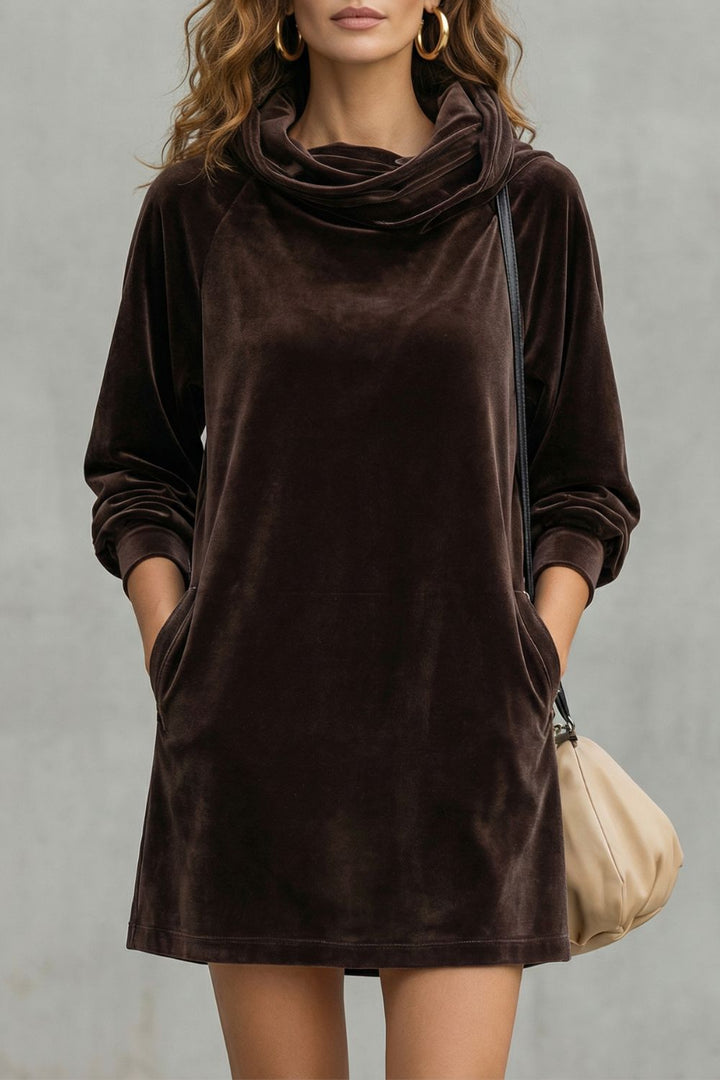 Moréna – Fluwelen Drapeergemak – Mini-jurk met Col