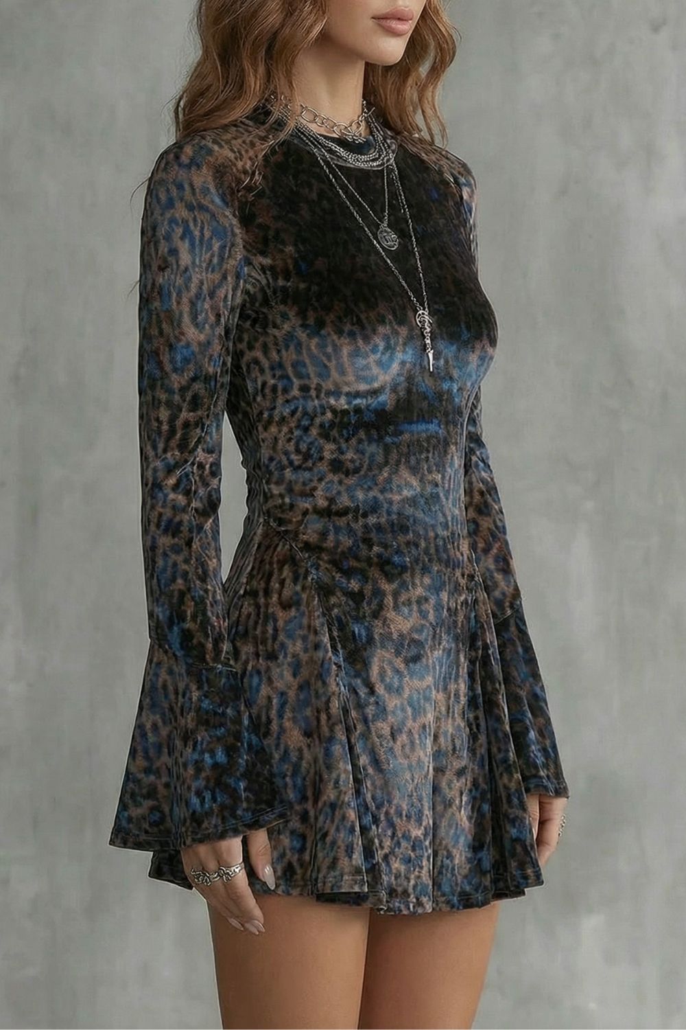 Bellanca – Mini-jurk met luipaardprint en uitlopende mouwen