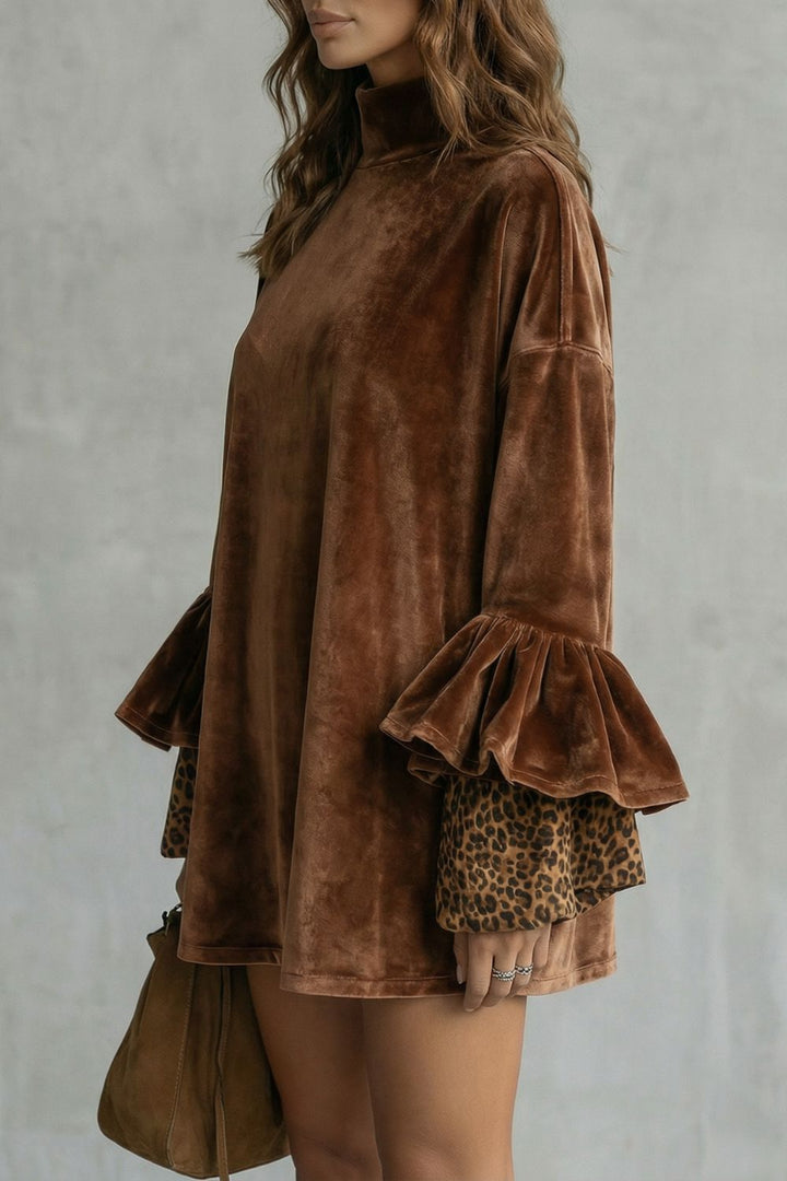 Velanique – Fluwelen mini-jurk met gelaagde mouwdetails