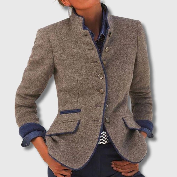 Joanna | Klassieke wollook blazer met verfijnde details