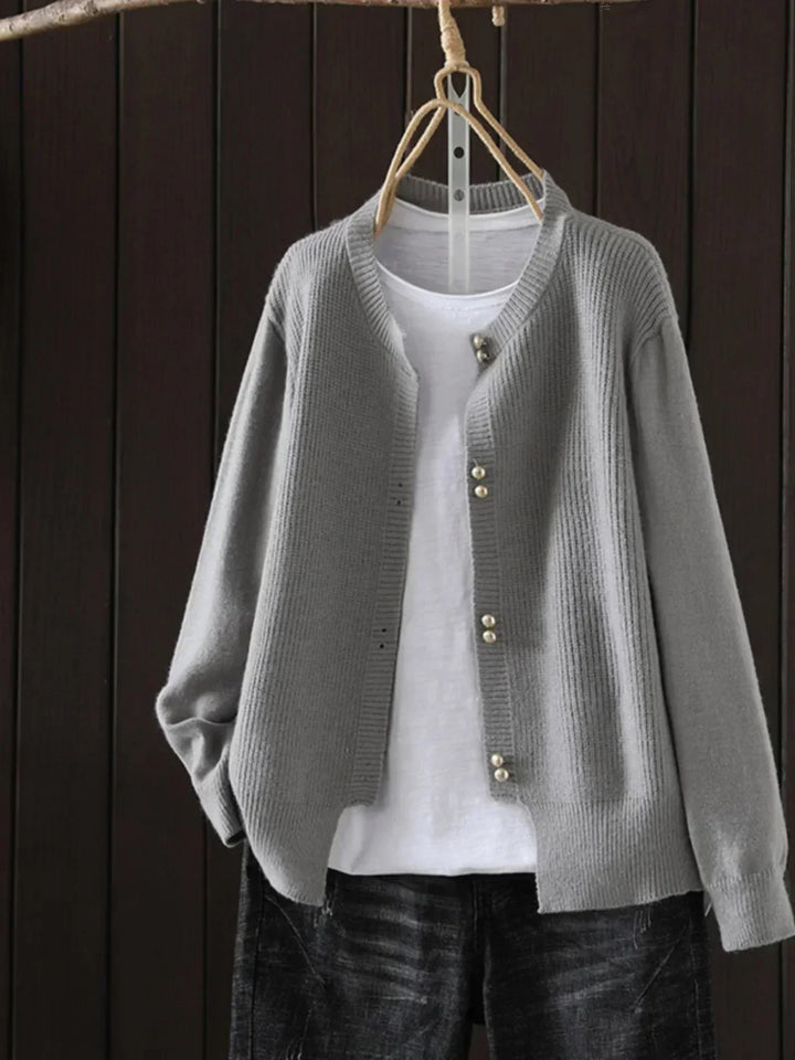 Elara | Cardigan met parelknopen