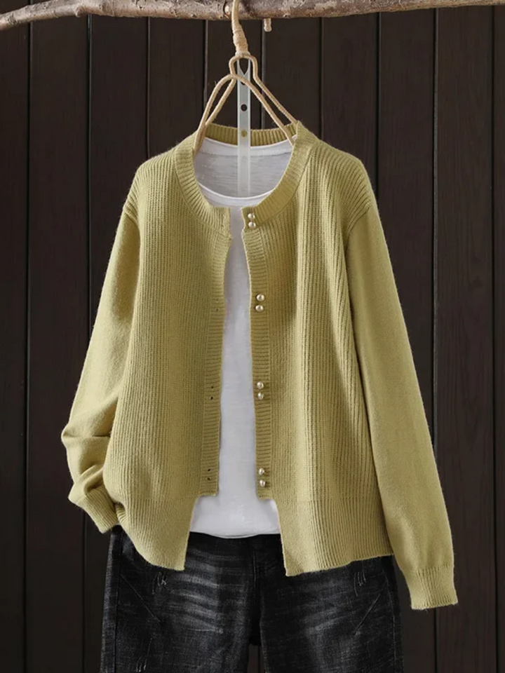 Elara | Cardigan met parelknopen